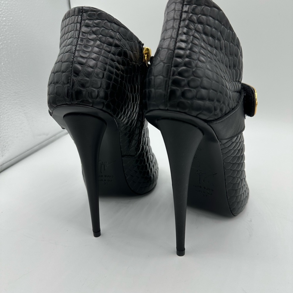 Booties - Picture 2 of 7
